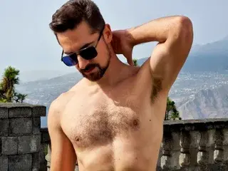 Streamate Nude Webcam of AntonioWest