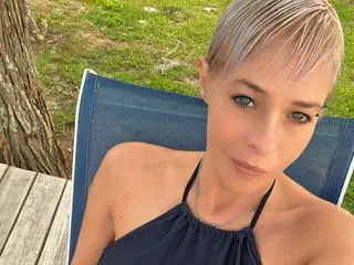 Streamate Live Porn of thesexymilf22