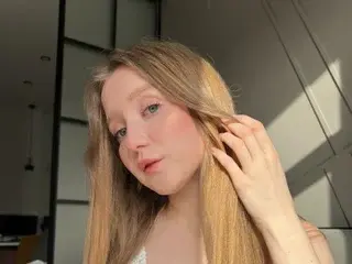 Streamate Nude Webcam of LilaMeow