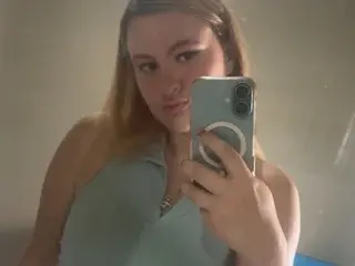 Streamate Free Porn Cam of Avety_doll