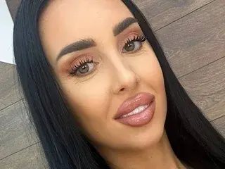 Streamate Free Live Porn of KairaAndrews