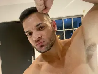 Streamate Adult Video Chat of FrezisYmuscle