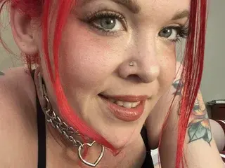 Streamate Adult Webcam of TemptingTiny