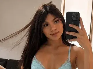 Streamate Free Porn Cam of MiaLovelyts