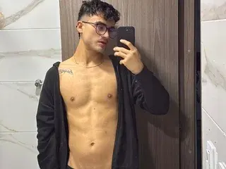 Streamate Adult Webcam of alexxxx_dicker