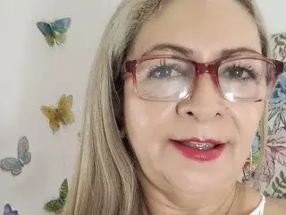 Streamate Live Sex Cam of AdictyMaature