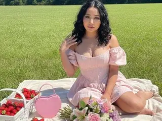 Streamate Watch Live Sex Cams of VikyBlaze