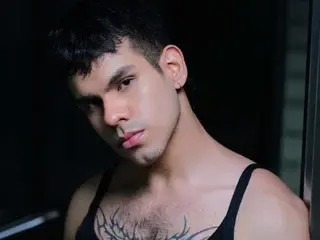Streamate Live Porn of Derek_Voss