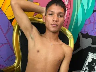 Streamate Adult Webcam of KirosSinclair