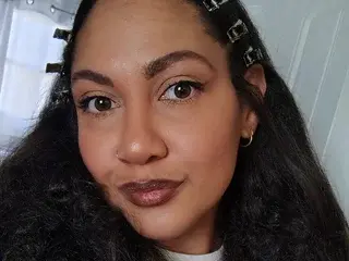 Streamate Live Sex Cam of BigBrownTittyMILF