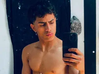 Streamate Adult Video Chat of juanjo_bigcock