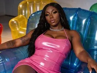 Streamate Sex Cam of EbonyMystique