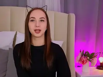 Stripchat Sex Cam of KiraLoo
