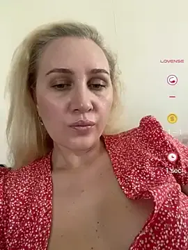 Stripchat Sex Cam of YourBlondee