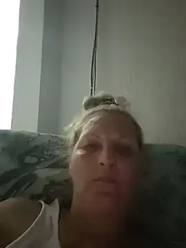 Stripchat Free Porn Cam of Divineblond