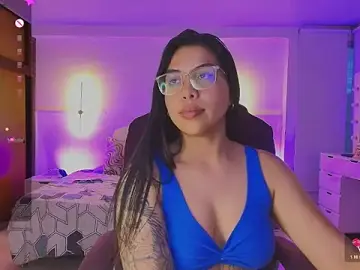Stripchat Sex Cam of kloe28