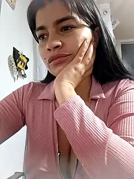 Stripchat Live Sex Cam of Scarlett_Hot69