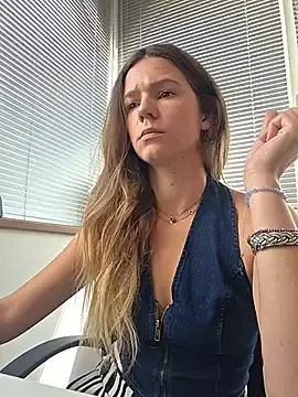 Stripchat Live Sex Cam of lucie_mehott