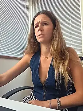 Stripchat Sex Chat of lucie_mehott