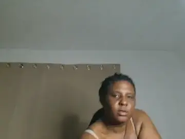 Stripchat Adult Webcam of CurvySashia