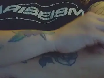 Stripchat Live Sex Cam of sweetcherry333