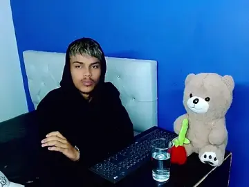 Stripchat Free Porn Cam of Angel_foxc13