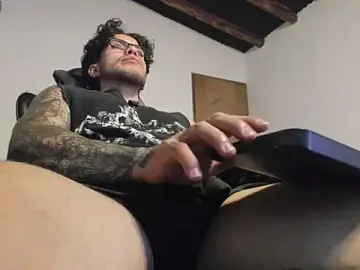 Stripchat Adult Webcams of LucianSinclair