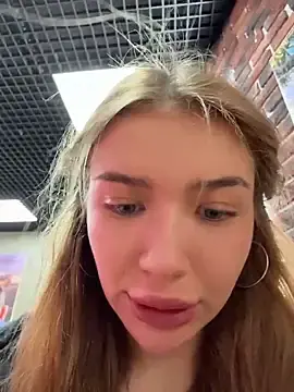 Stripchat Free Live Porn of FlashTitsRoyal
