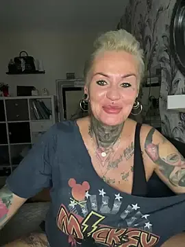Stripchat Watch Live Sex Cams of InkedMissLaBaehm