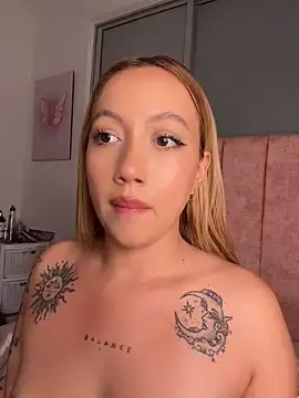 Stripchat Live Sex of Rebe_