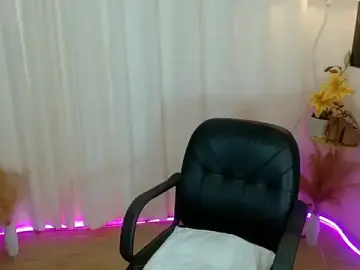 Stripchat Free Porn Cam of FuckingDolls69