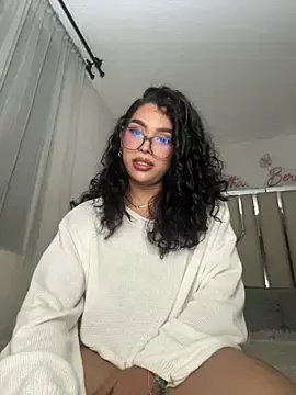 Stripchat Adult Webcam of Samantha_Bernardo