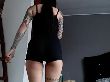 Stripchat Adult Video Chat of Emilia_1995
