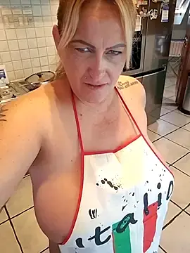 Stripchat Adult Webcam of Isabellaa04