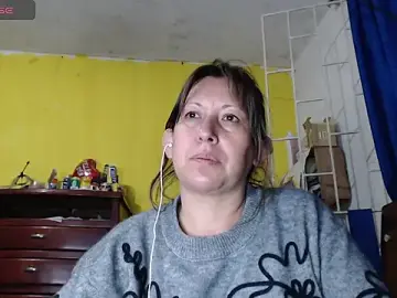 Stripchat Free Porn Cam of Evatoms37