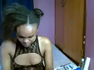 Stripchat Free Live Porn of Queen_petite_