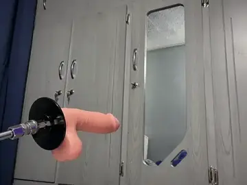 Stripchat Live Sex Cam of dominic_brandd23