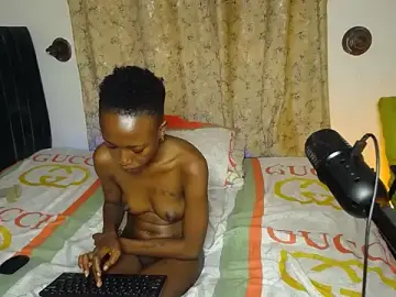 Stripchat Free Live Porn of KlaraCandy
