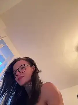 Stripchat Adult Webcam of SkinnyLilly