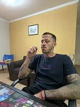 Stripchat Live Porn of MeladoDiMel