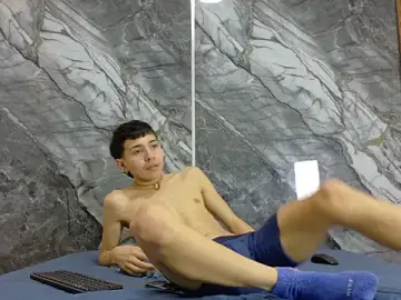 Stripchat Sex Cam of NoahWalker__