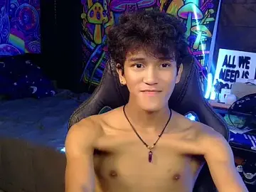 Stripchat Sex Cam of hugekenbigcock