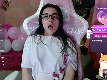 Stripchat Best live sex cam show of Maggie_Fox3