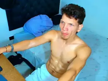 Stripchat Free Live Porn of kevinkewman