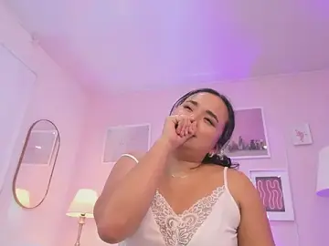 Stripchat Sex Cam of Kitty_lulu_