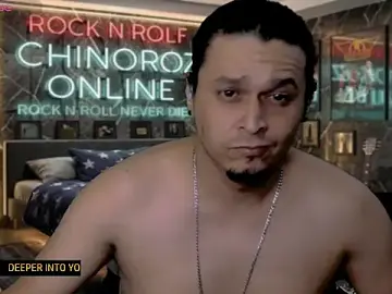 Stripchat Nude Webcam of chino_roz