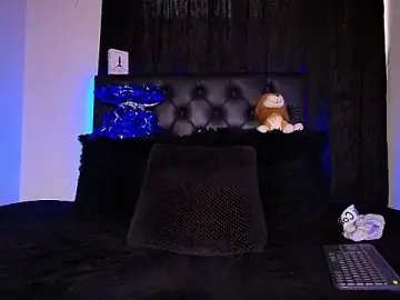 Stripchat Adult Webcam of James1lee_