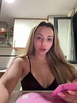 Stripchat Free Porn Cam of Noeliagglow