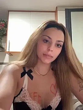 Stripchat Free Porn Cam of Noeliagglow