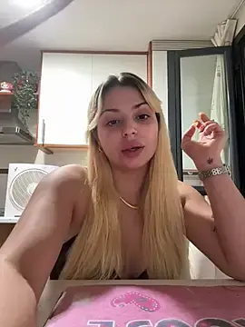 Stripchat Live Porn of Noeliagglow